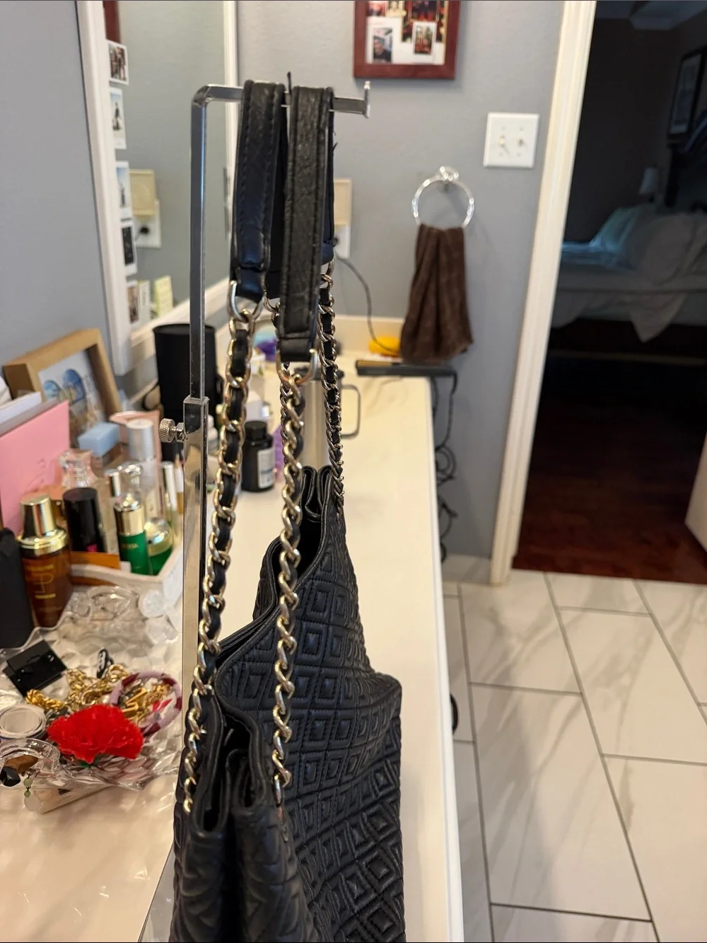 Tory Burch Black Quilted Chain-Handle Shoulder Bag - Picture 9 of 17